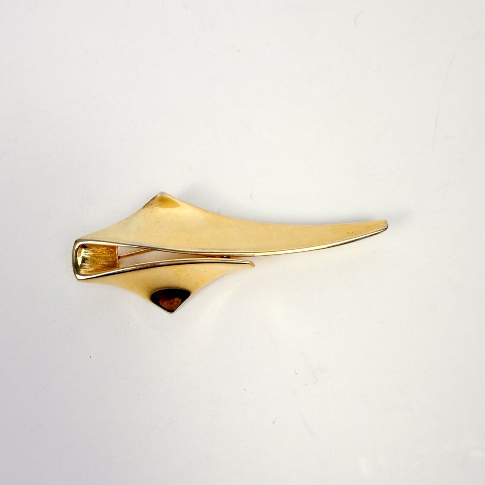 Golden Vittorio Brooch